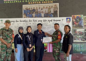 Mahasiswa UB Beri Pembelajaran Lingkungan Berbasis Ekowisata Mangrove untuk Siswa di Gresik